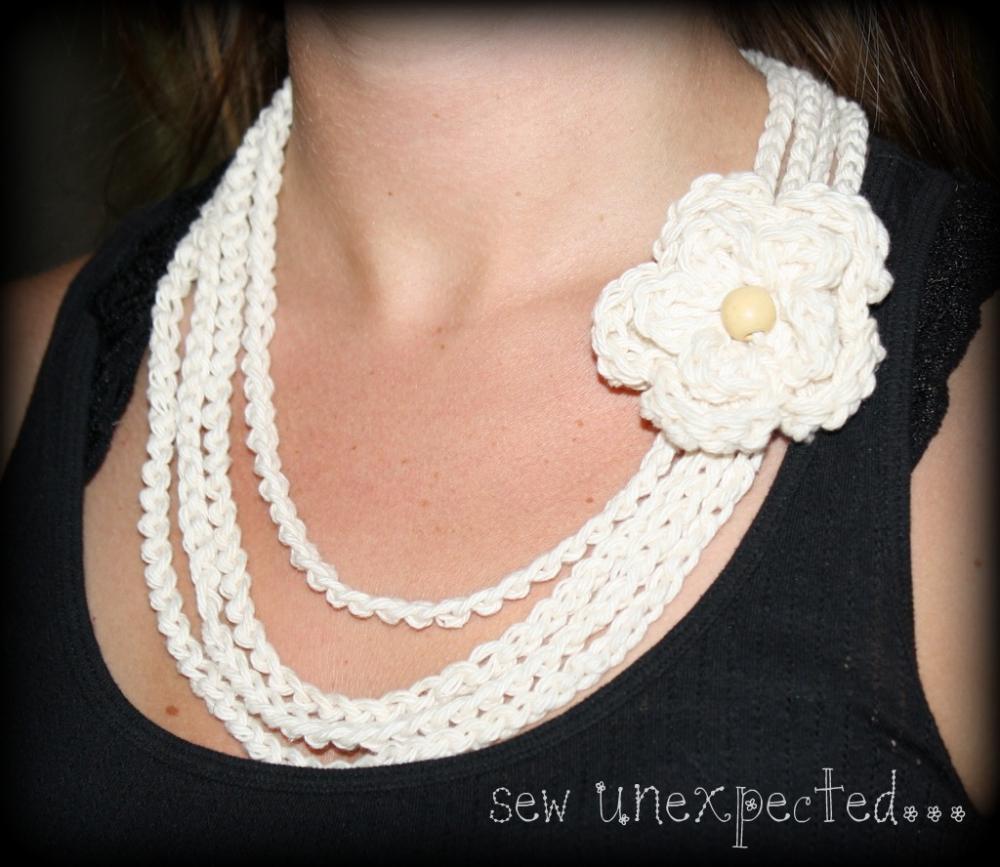 Crochet flower necklace - cotton