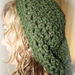 Crochet slouchy beret
